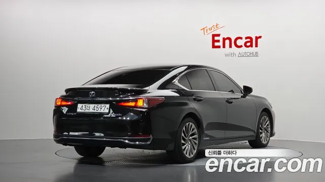 Lexus ES 2019 thumb 2