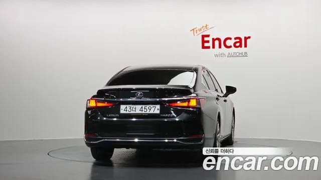 Lexus ES 2019 thumb 4