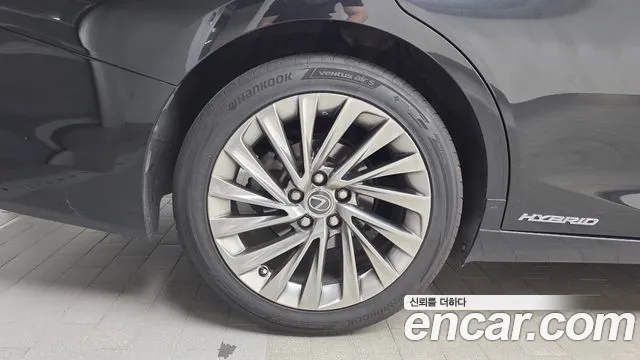 Lexus ES 2019 thumb 5
