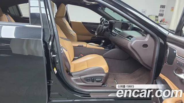 Lexus ES 2019 thumb 11