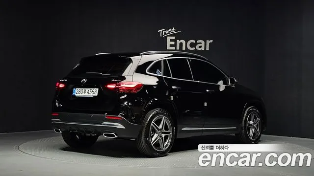 Mercedes-Benz GLA 2026 thumb 2