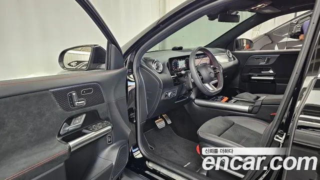 Mercedes-Benz GLA 2026 thumb 10