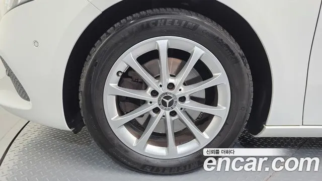 Mercedes-Benz A-Класс 2019 thumb 5