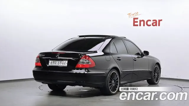 Mercedes-Benz E-Класс 2008 thumb 2