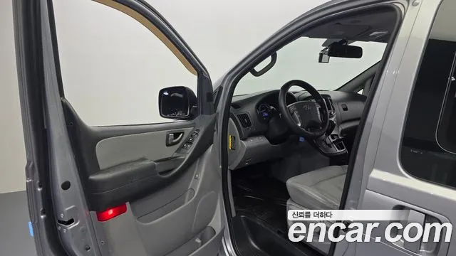 Hyundai Starex 2018 thumb 10