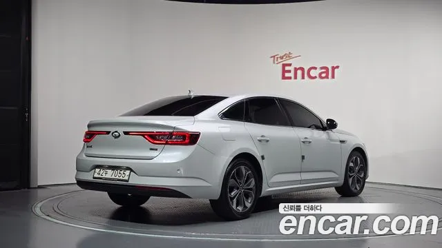 Renault-KoreaSamsung Megane 2019 thumb 2
