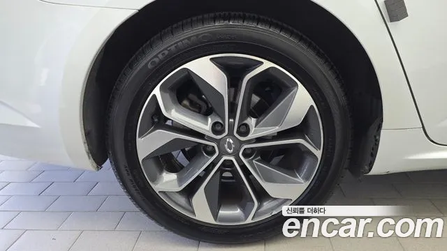 Renault-KoreaSamsung Megane 2019 thumb 5