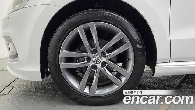 Volkswagen Polo 2015 thumb 5