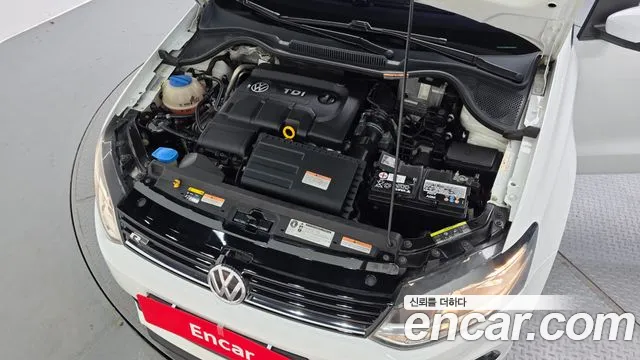 Volkswagen Polo 2015 thumb 6