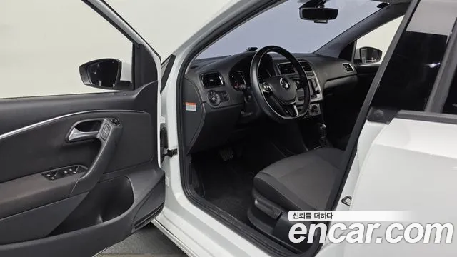 Volkswagen Polo 2015 thumb 10