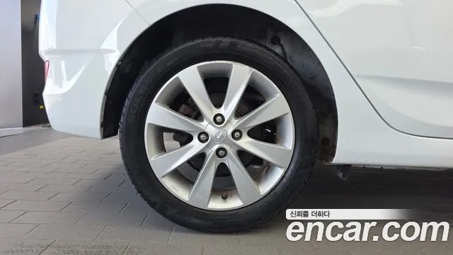 Hyundai Accent 2013 thumb 5
