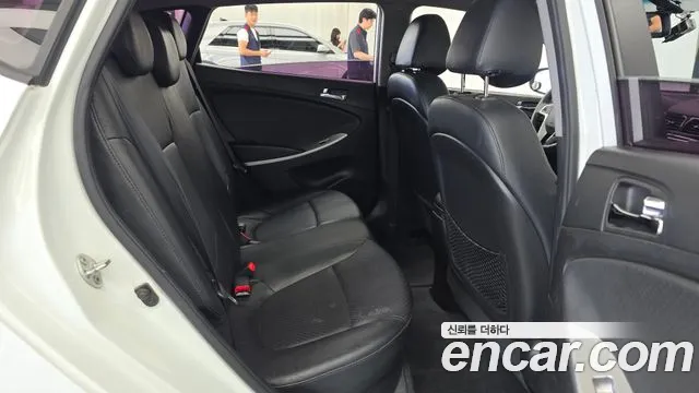 Hyundai Accent 2013 thumb 12
