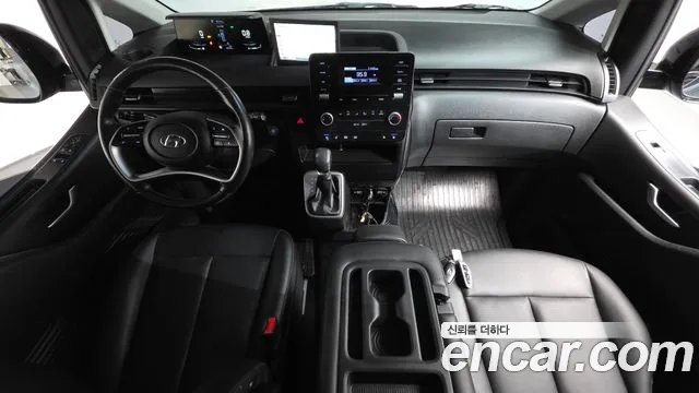 Hyundai Staria 2023 thumb 6