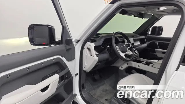 Land Rover Defender 2025 thumb 10