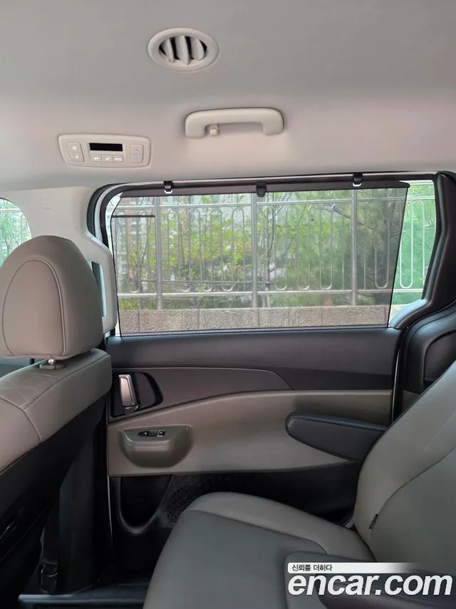 Kia Carnival 2025 thumb 11