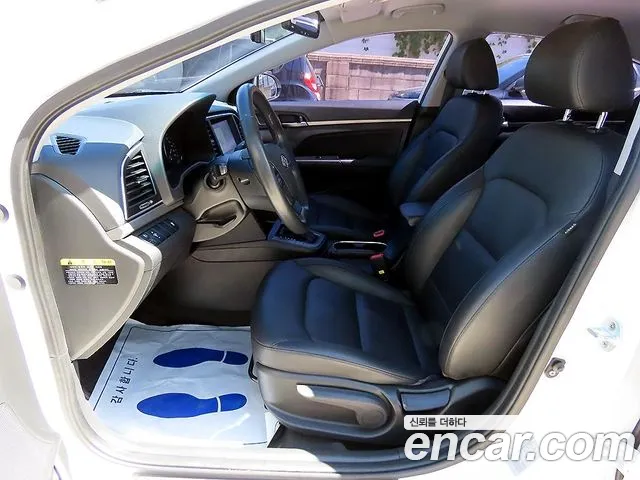 Hyundai Avante 2016 thumb 5