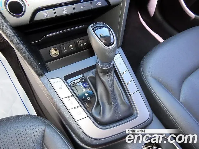 Hyundai Avante 2016 thumb 10