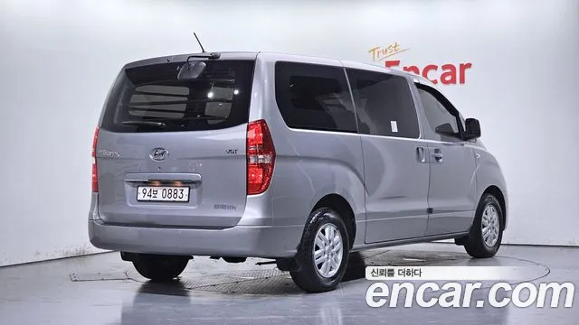 Hyundai Starex 2017 thumb 2