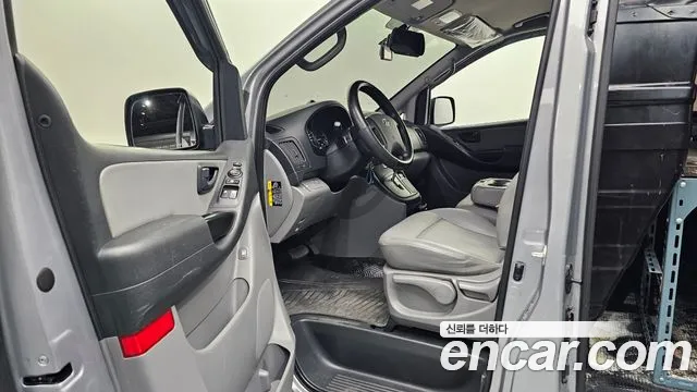 Hyundai Starex 2017 thumb 10