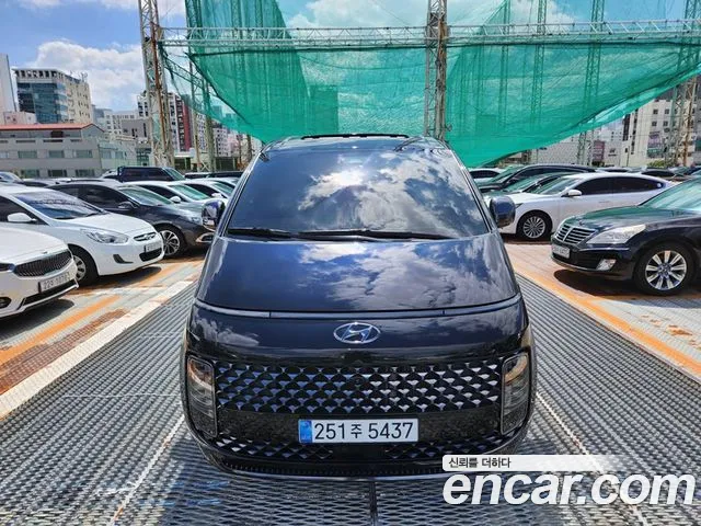 Hyundai Staria 2021 thumb 2