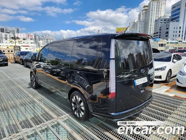 Hyundai Staria 2021 thumb 4