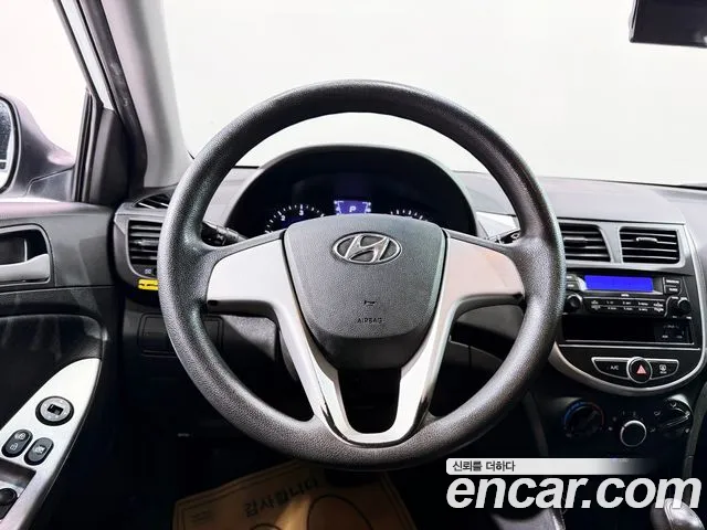 Hyundai Accent 2012 thumb 6