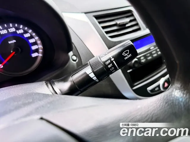 Hyundai Accent 2012 thumb 9
