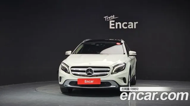 Mercedes-Benz GLA 2016 thumb 3