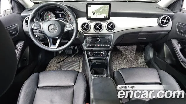Mercedes-Benz GLA 2016 thumb 7