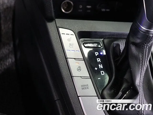 Hyundai Avante 2017 thumb 10