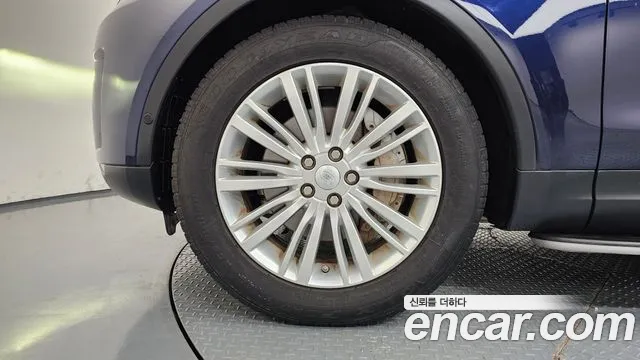 Land Rover Discovery 2019 thumb 5