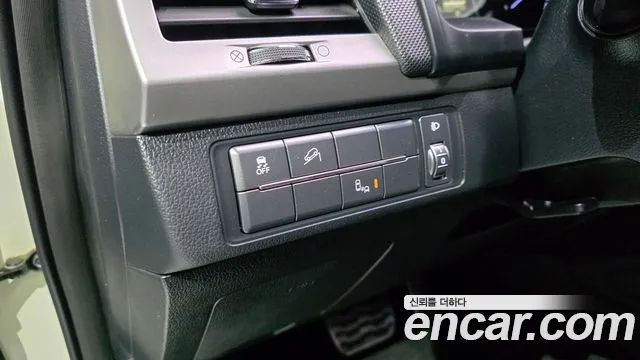 KG_Mobility_Ssangyong Rexton 2019 thumb 12