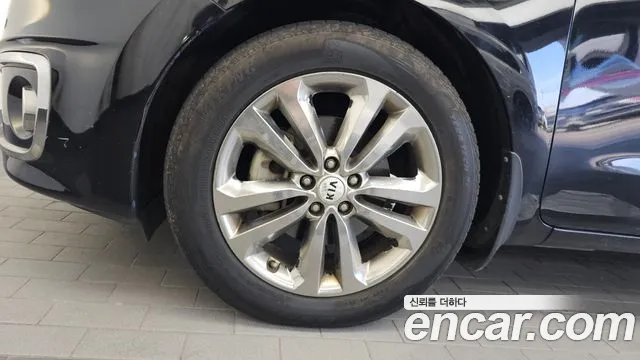 Kia Carnival 2016 thumb 5