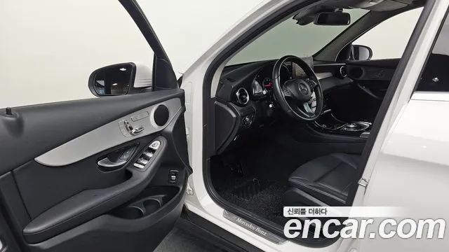 Mercedes-Benz GLC 2018 thumb 10