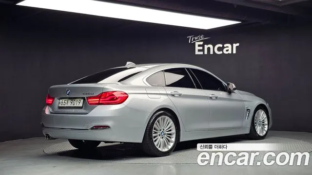 BMW 4-Series 2018 thumb 2