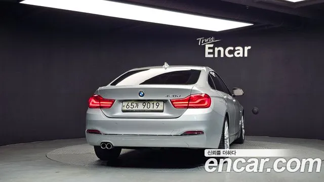 BMW 4-Series 2018 thumb 4