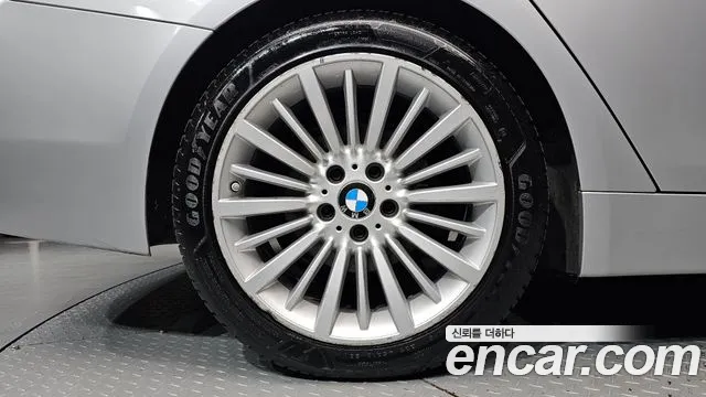 BMW 4-Series 2018 thumb 5