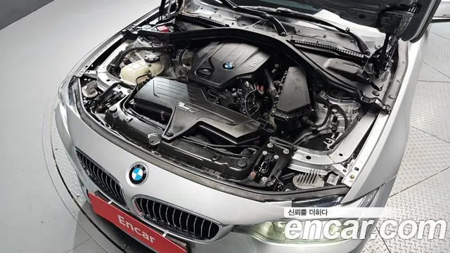 BMW 4-Series 2018 thumb 6