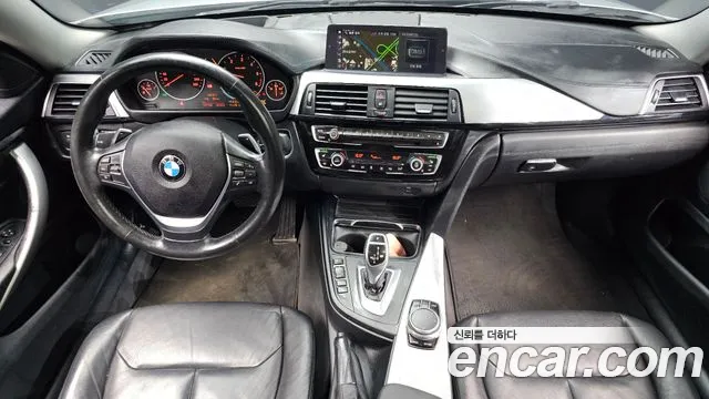 BMW 4-Series 2018 thumb 7
