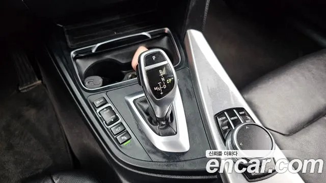 BMW 4-Series 2018 thumb 9