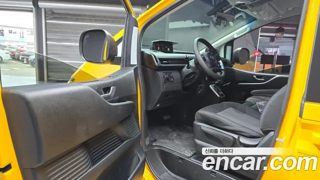 Hyundai Staria 2022 thumb 10