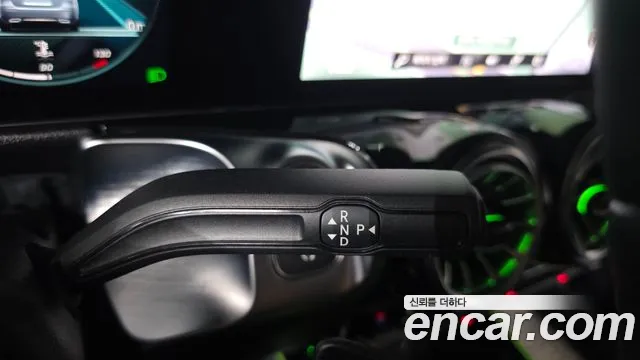 Mercedes-Benz GLB 2021 thumb 9