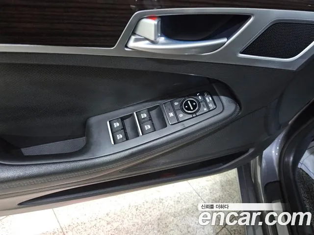 Hyundai Genesis 2016 thumb 8