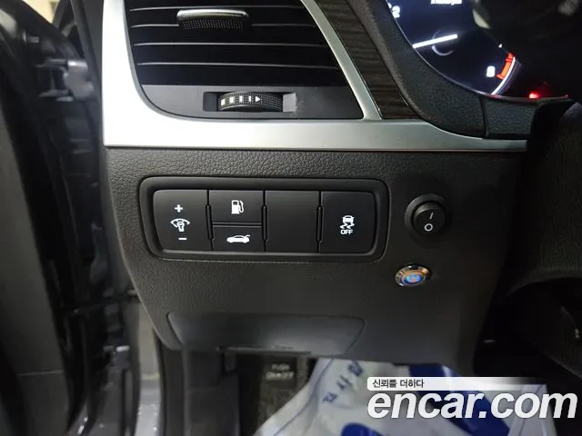 Hyundai Genesis 2016 thumb 9