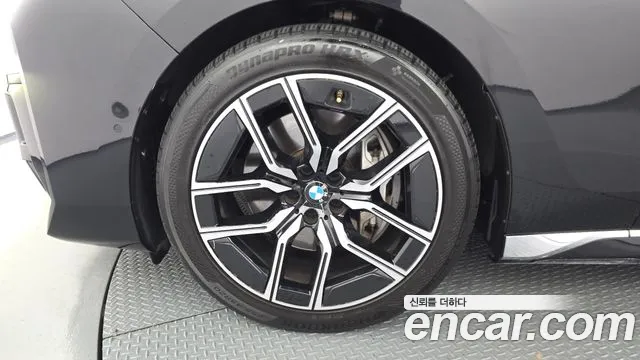 BMW 7-Series 2023 thumb 5