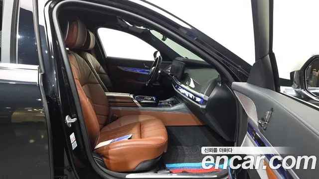 BMW 7-Series 2023 thumb 11