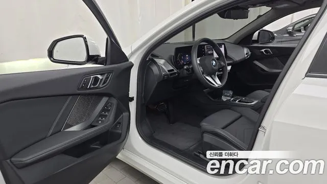 BMW 1-Series 2025 thumb 10