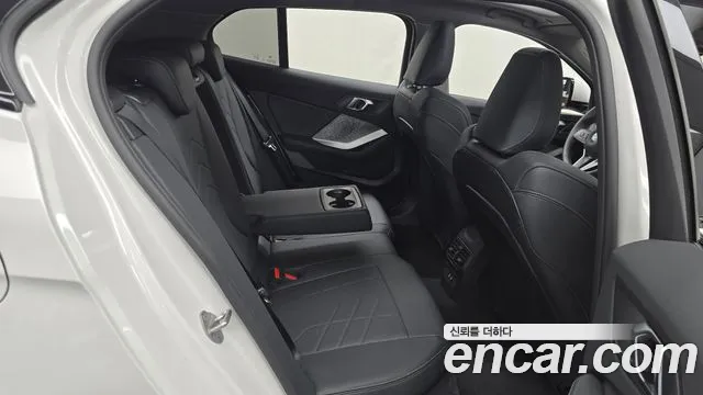 BMW 1-Series 2025 thumb 11