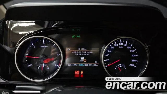 Kia Carnival 2022 thumb 8