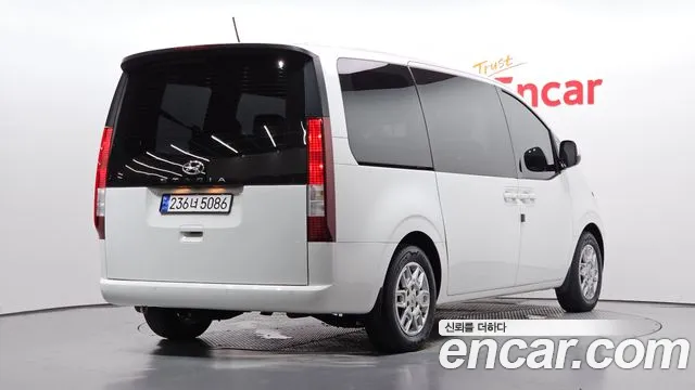 Hyundai Staria 2022 thumb 2